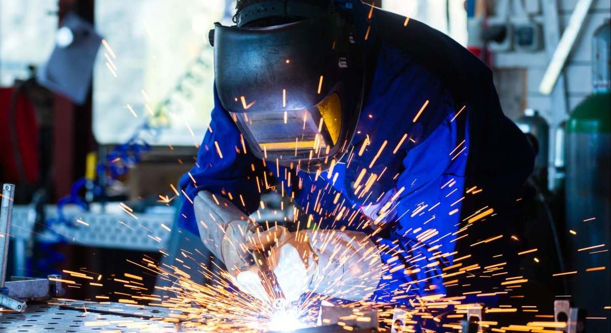 Un trabajador del sector del metal
