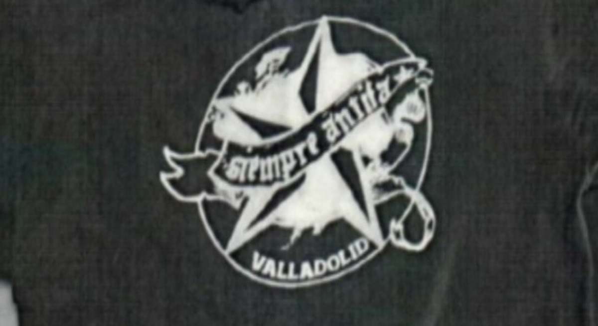 Camiseta de los agredidos.