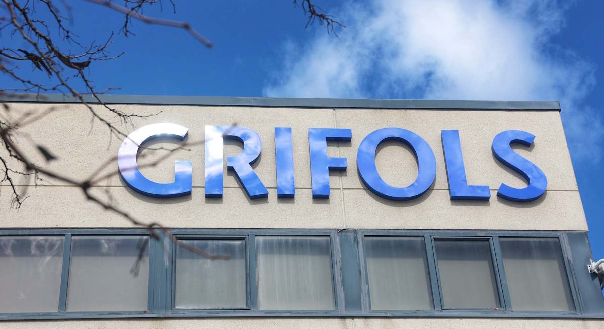 grifols-edificio-arboles-ep