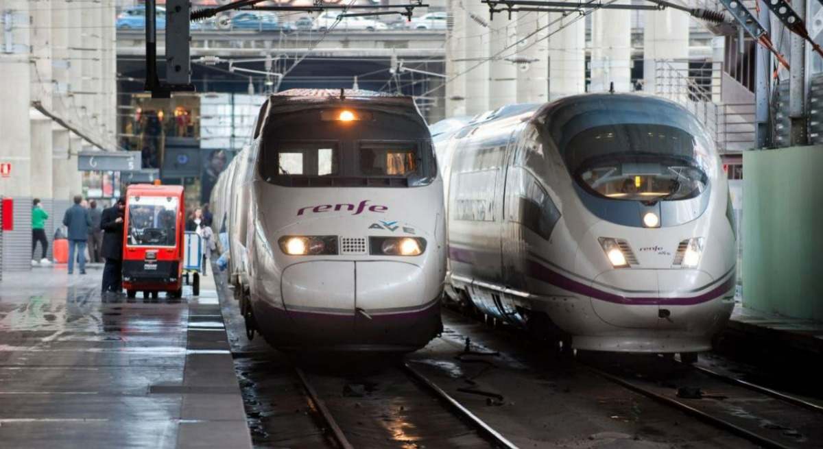 Trenes de alta velocidad de Renfe en Madrid-Puerta de Atocha.