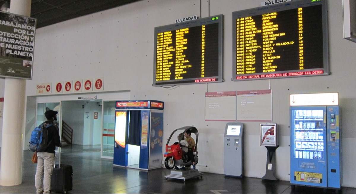 huelga transporte viajeros zaragoza estacion delicias