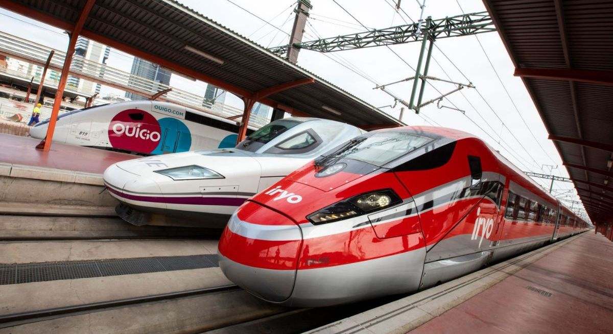 Iryo_renfe_ouigo.jpg