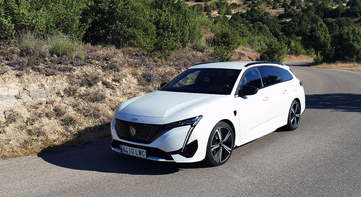 PEUGEOT-308-SW_01.jpg