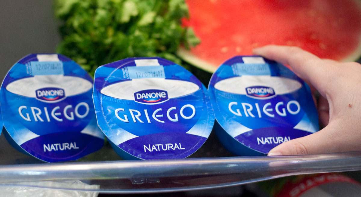Un paquete de yogures de Danone