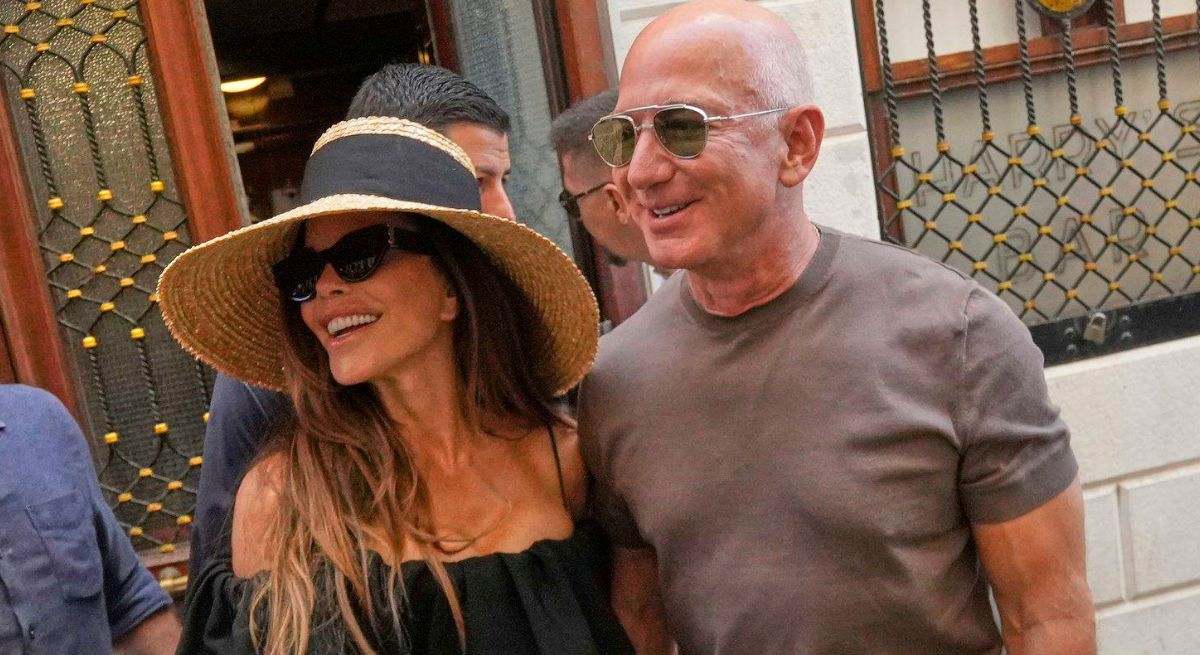 Lauren Sanchez / Jeff Bezos