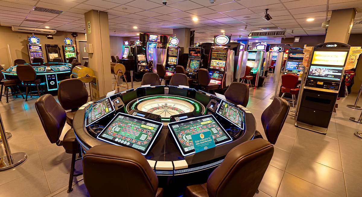 Casino operado por Cirsa. EE