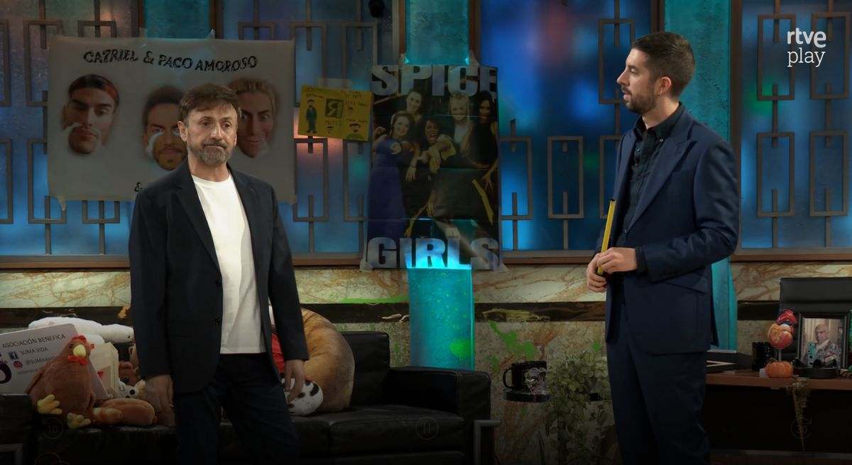 Las tres "preguntas íntimas" con las que José Mota pone en apuros a Broncano en 'La Revuelta'