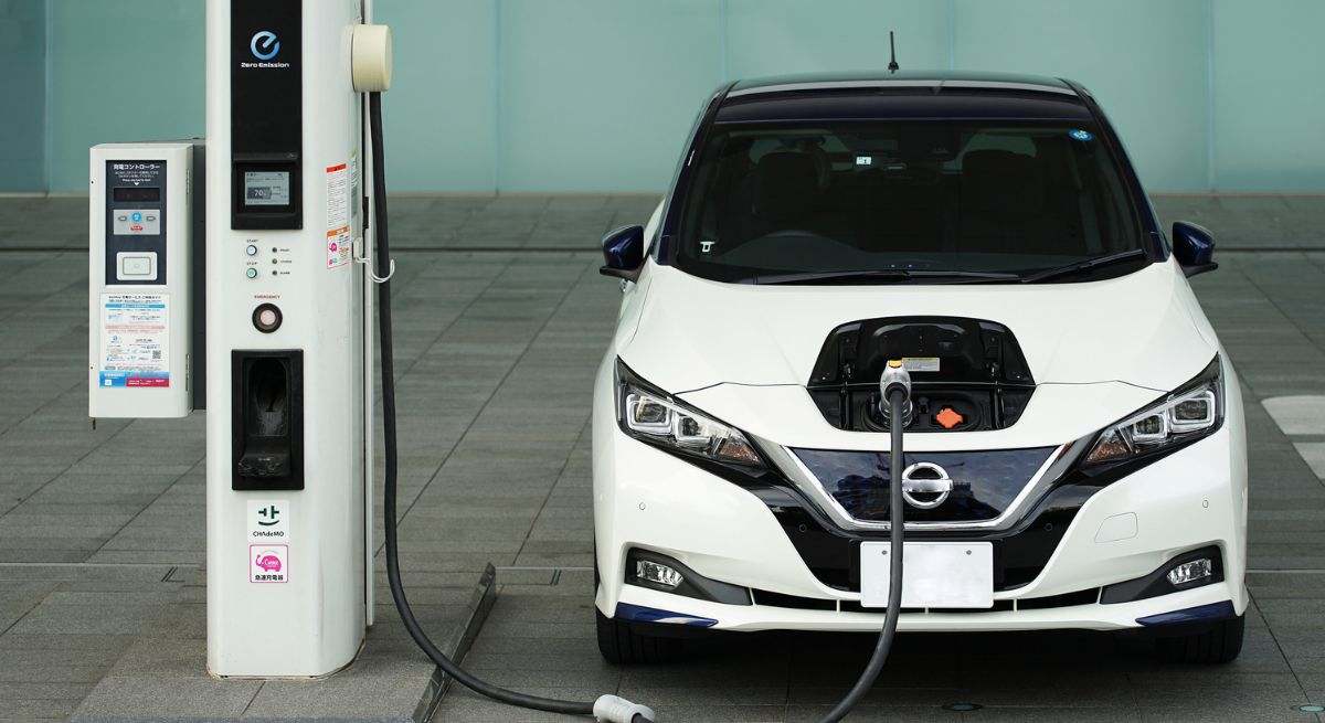 detalles-ayuda-gobierno-coches-electricos-dreamstime.jpg
