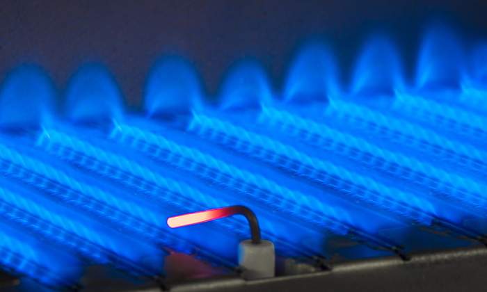 gas-llama-azul-dreamstime-1200x655.jpg