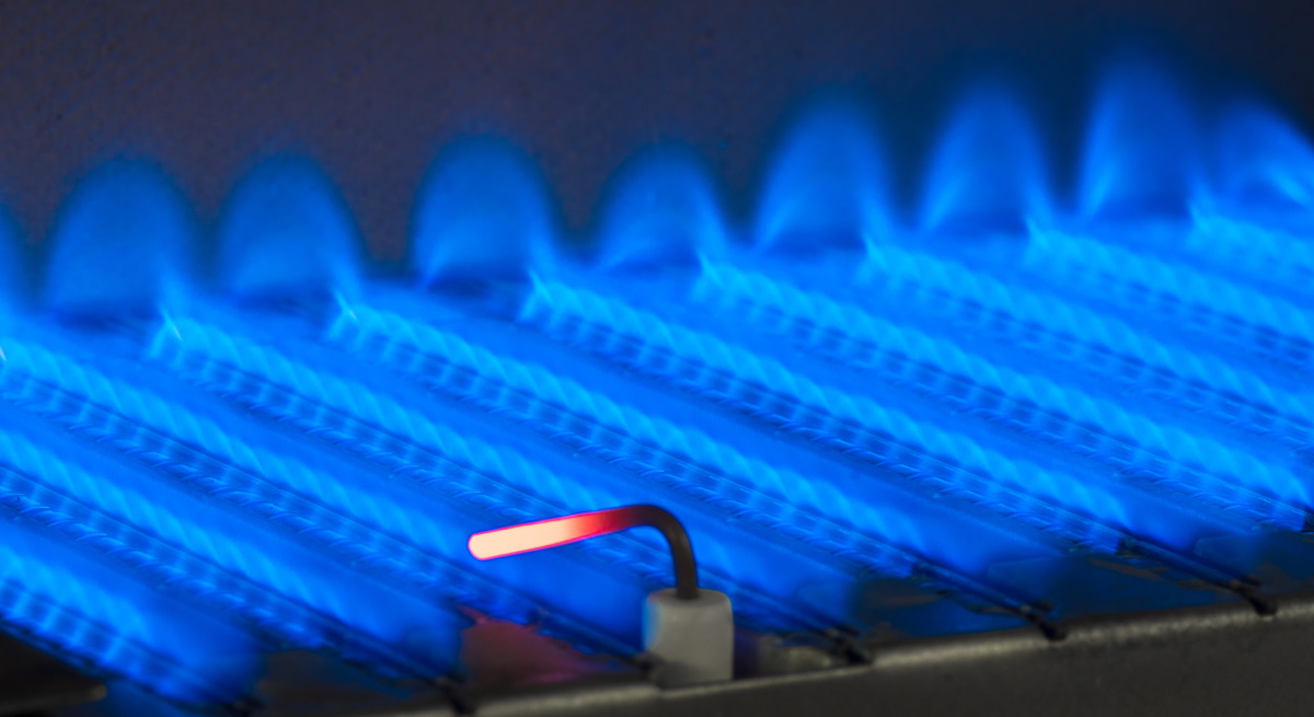 gas-llama-azul-dreamstime-1200x655.jpg