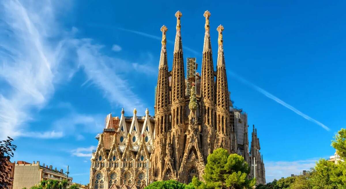 basilica-de-la-sagrada-familia1).jpg
