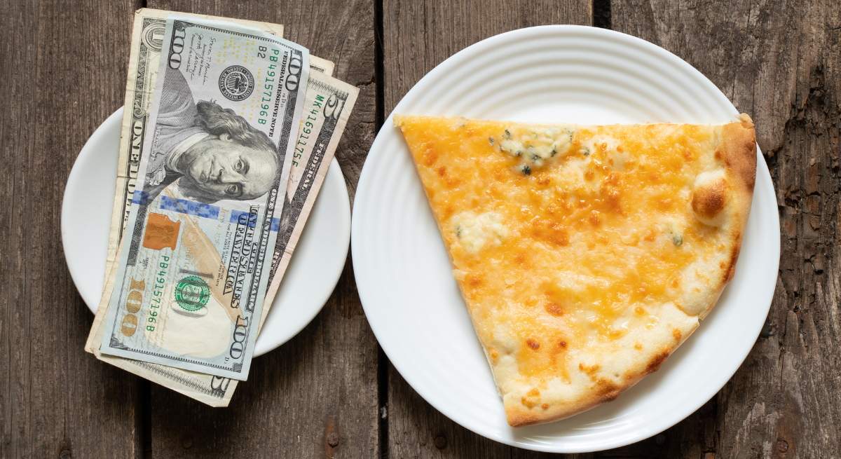 Pizza-dolar-dreamstime.jpg