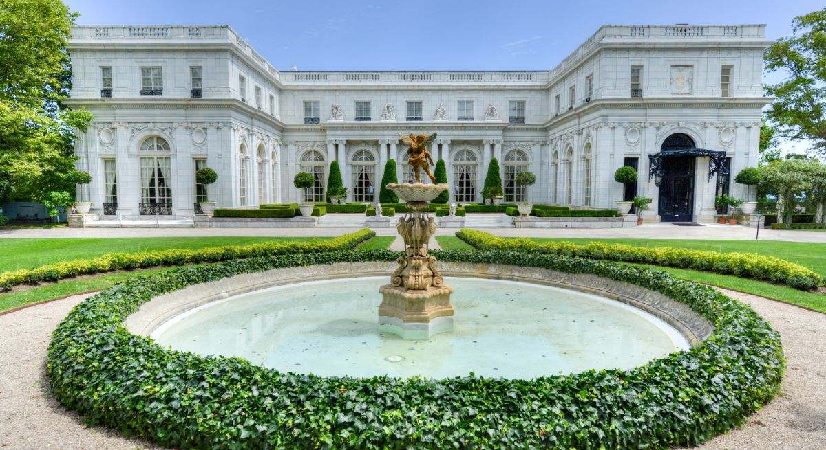 mansion-okupa-dreamstime.jpg