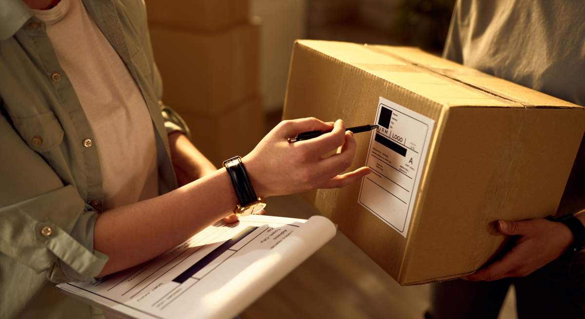 recibir-paquete-istock.jpg