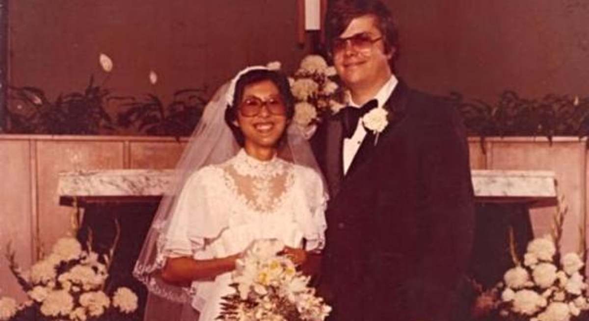 El asesino de John Lennon, Mark David Chapman, el día de su boda con Gloria Hiroko