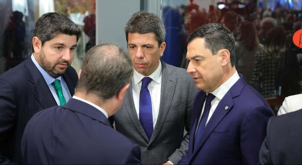 Mazón, con el murciano Fernando López Miras y el andaluz Juan Manuel Moreno.