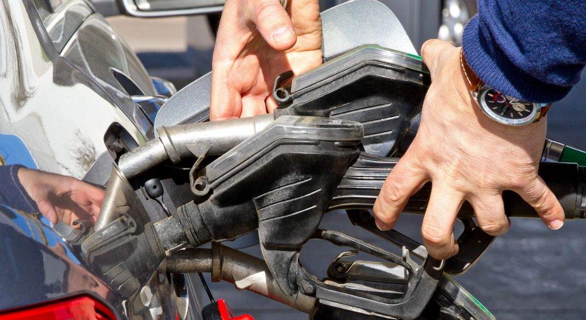 enfado-precios-gasolina-dreamstime.jpg