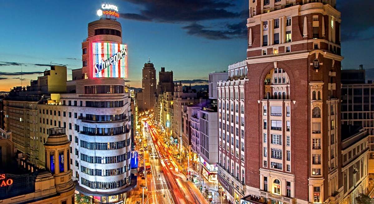 Parte de la Gran Vía madrileña desde Callao