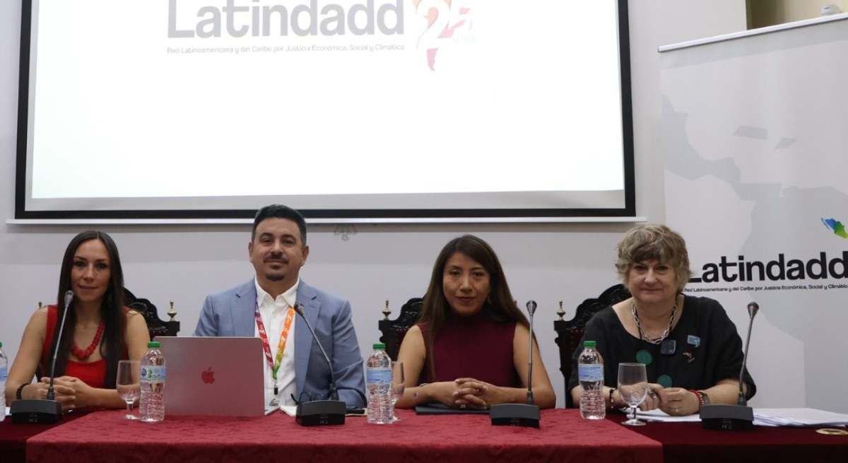 Representantes de Lantidadd en rueda de prensa.