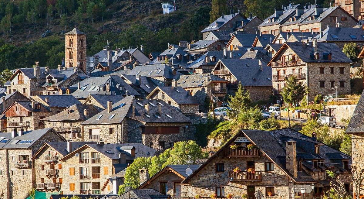 este es el mejor pueblo de Cataluña para visitar en agosto