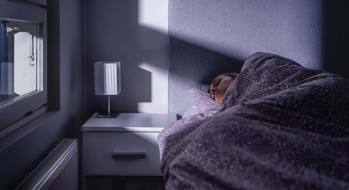 dormir cama noche