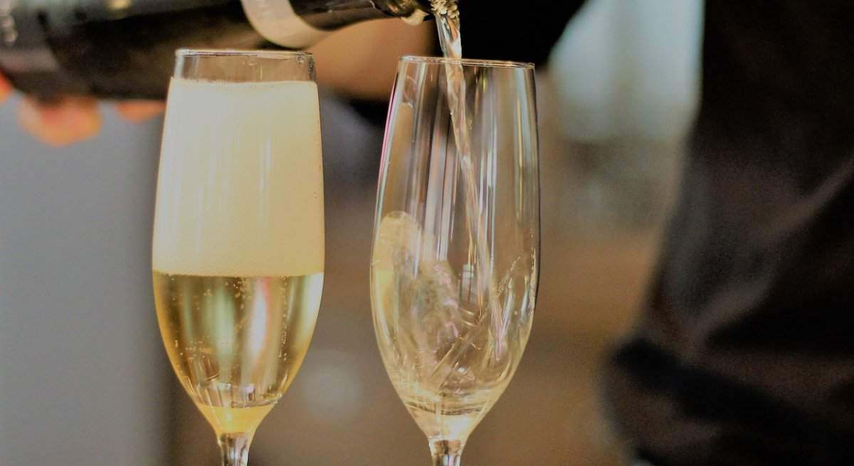Dos copas de cava. EE