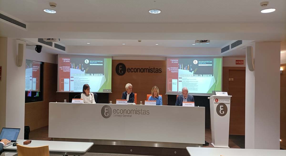 FOTO-coloquio-CGE_120923_Asignaturas-pendientes-para-fortalecer-la-economia-espanola.jpg