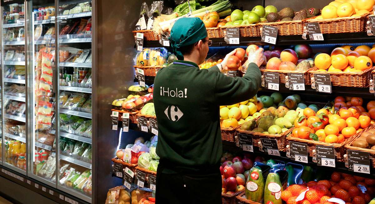 Una empleado de Carrefour