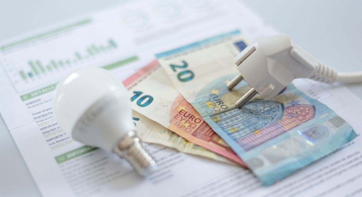 factura-luz-istock.jpg