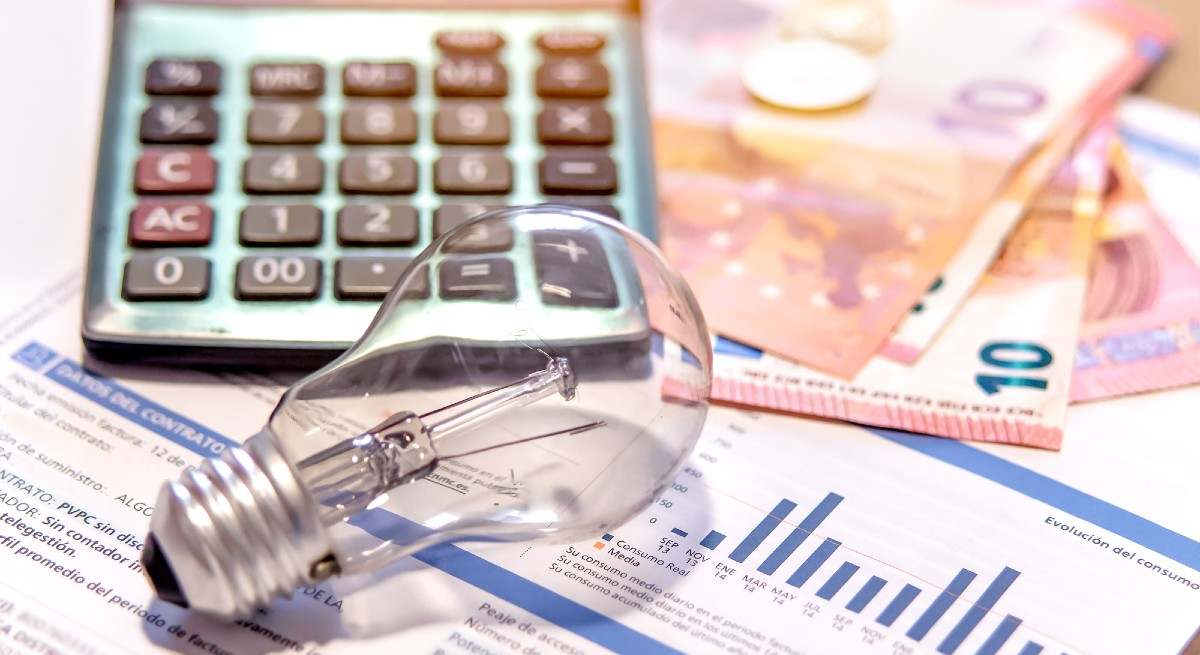 bombilla-factura-calculadora-istock.jpg