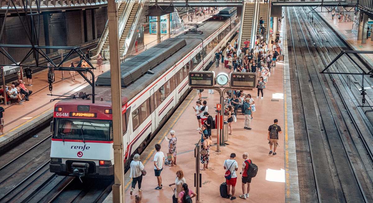 demoras-retenciones-trenes-cerca).jpg