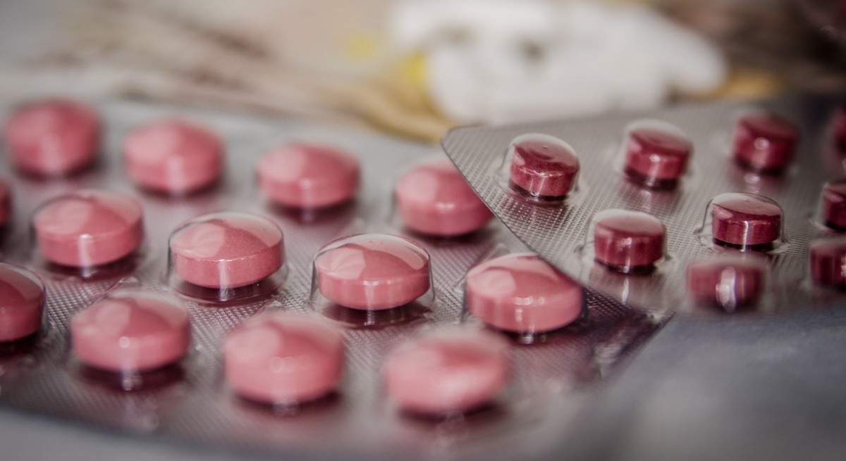 medications-g424c842ee_1280-1.jpg