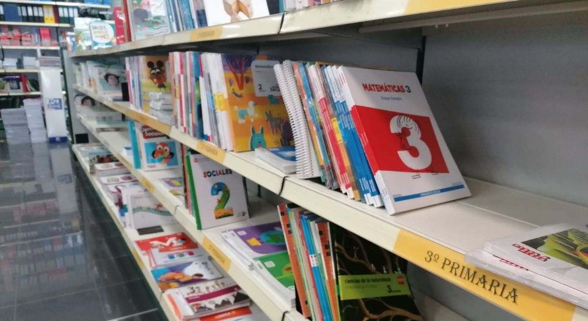 EuropaPress_3335172_libros_texto_educacion_primaria-1.jpg