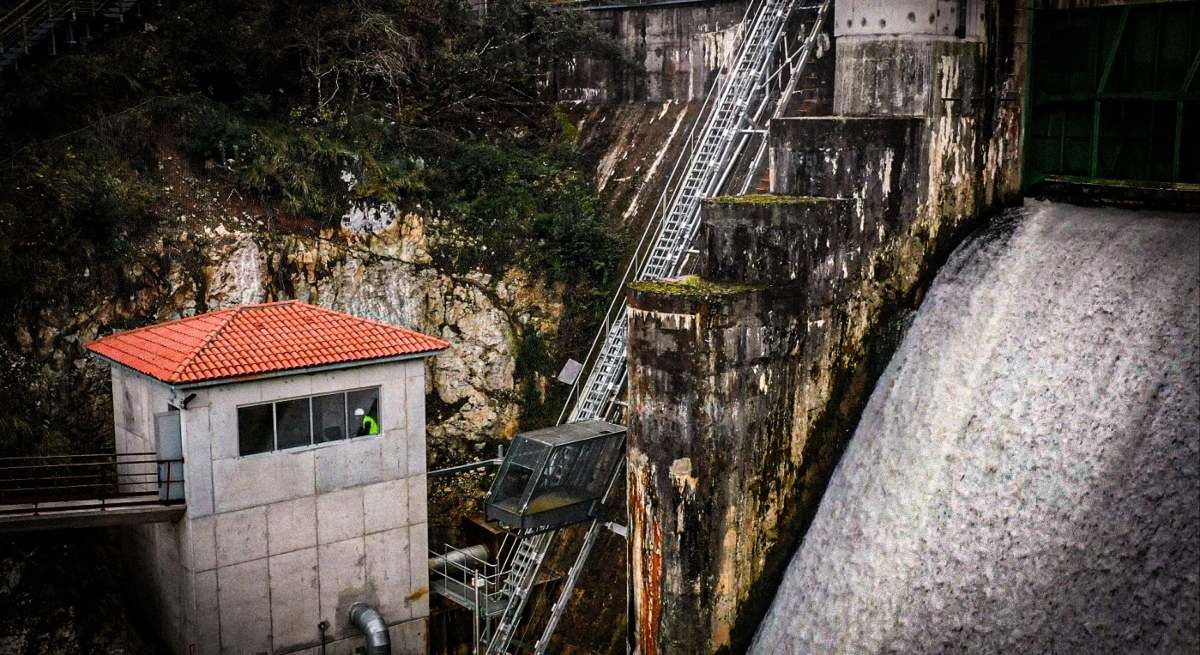 El ascensor de salmones del río Nansa / Acciona