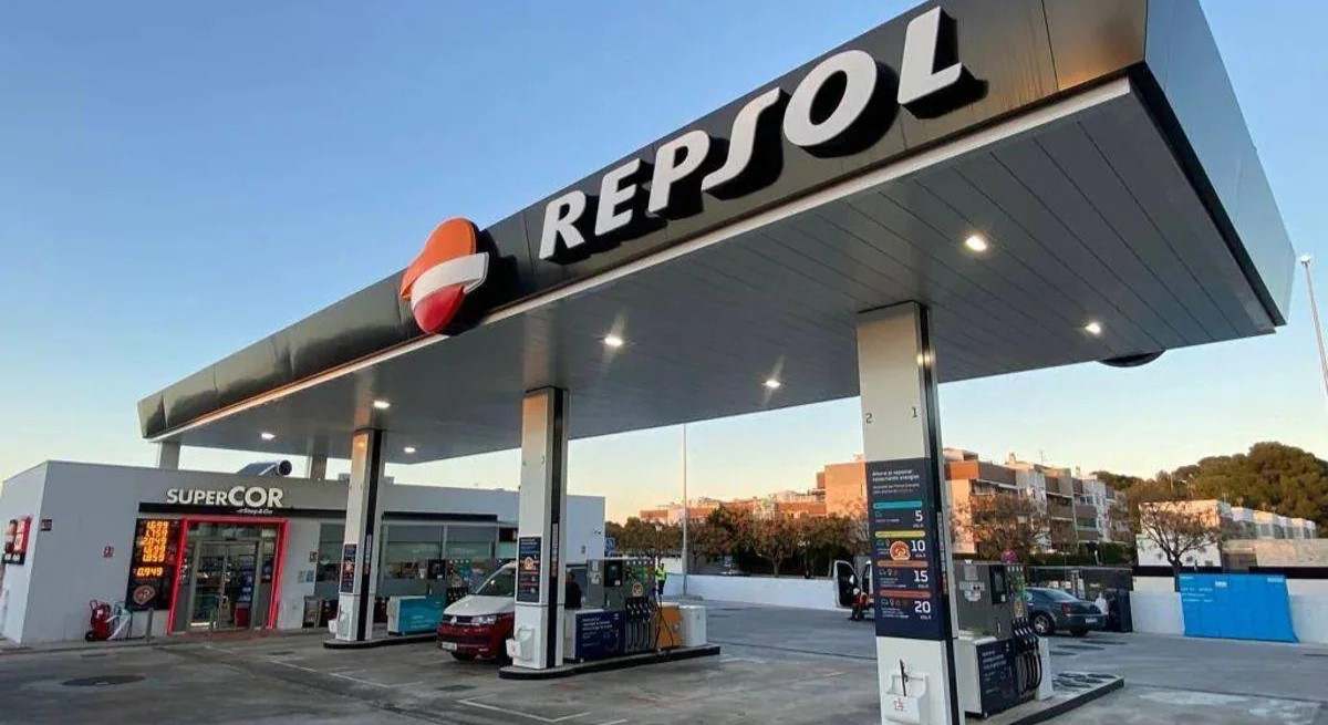 repsol-gasolinera-aceite-usado-kbQB-U22029003008877F-1200x840_Las-Provincias1).jpg