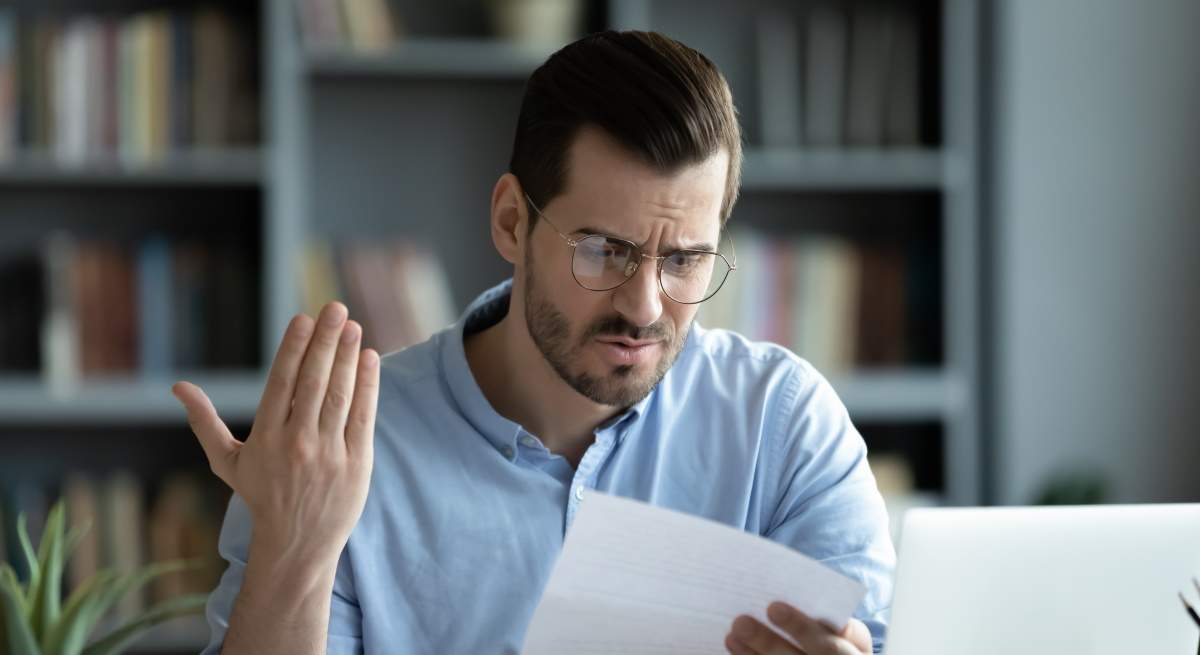trabajador-despedido-carta-casa-dreamstime.jpg