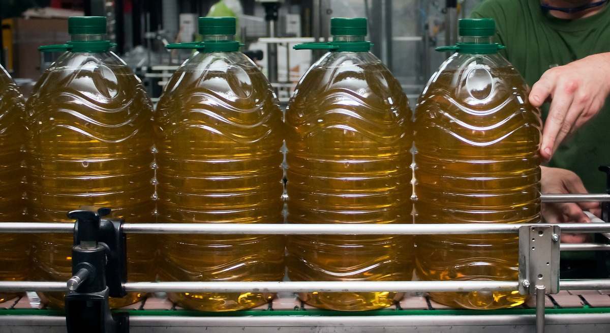Garrafas de aceite de oliva