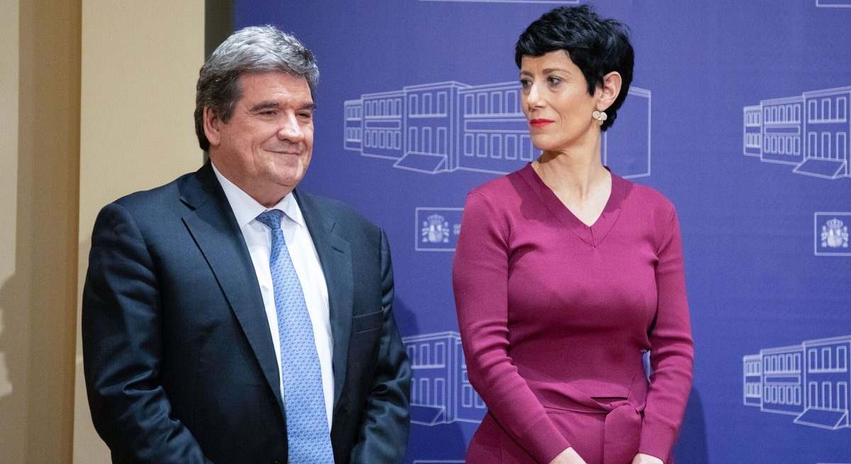 El gobernador del Banco de España, José Luis Escrivá, y la ministra de Seguridad Social, Elma Saiz. Europa Press