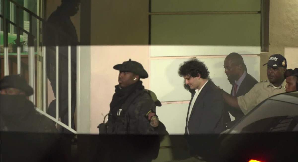 Sam-Bankman-Fried-detenido-Bloomberg.jpg