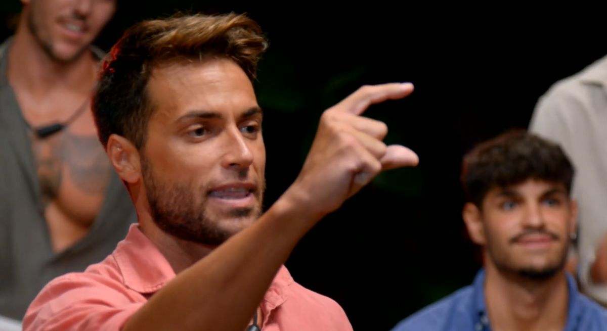El cara a cara final de Montoya y Manuel en 'La isla de las tentaciones': todos los insultos y vaciles que se han hecho virales tras la última hoguera
