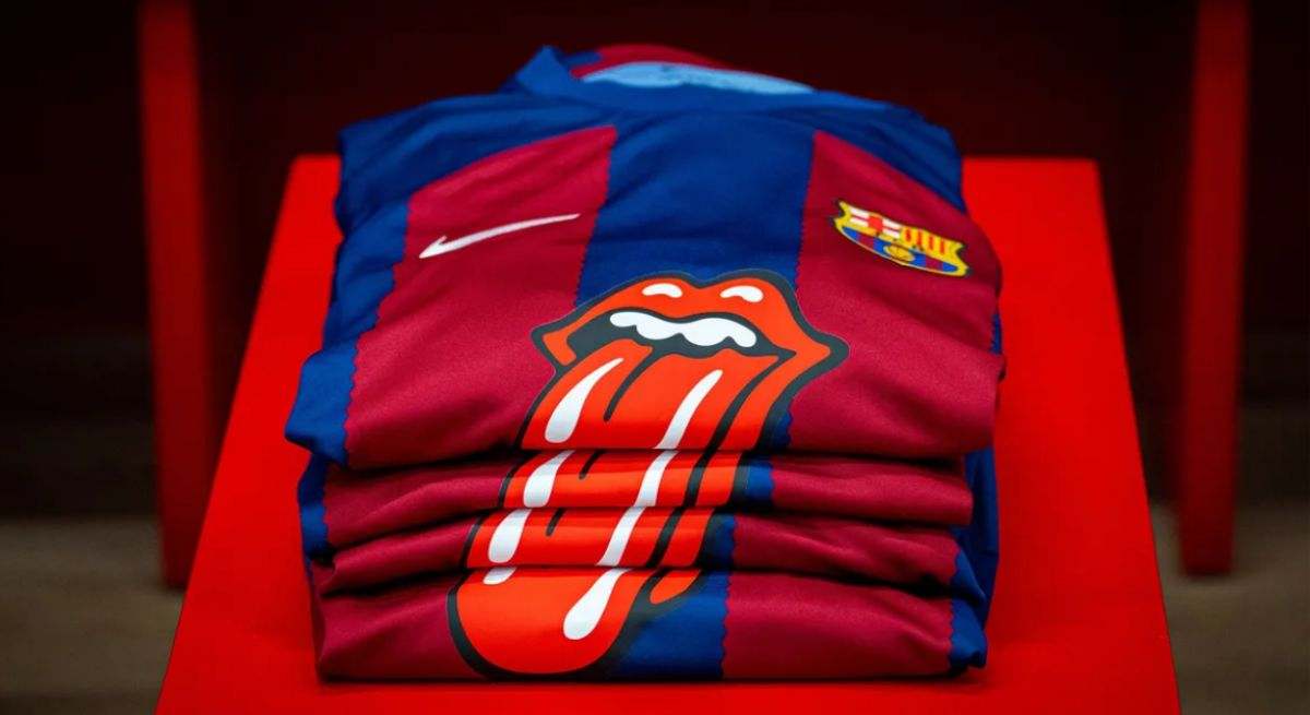 Locura por la camiseta del FC Barcelona que lleva el logo de los Rolling Stones