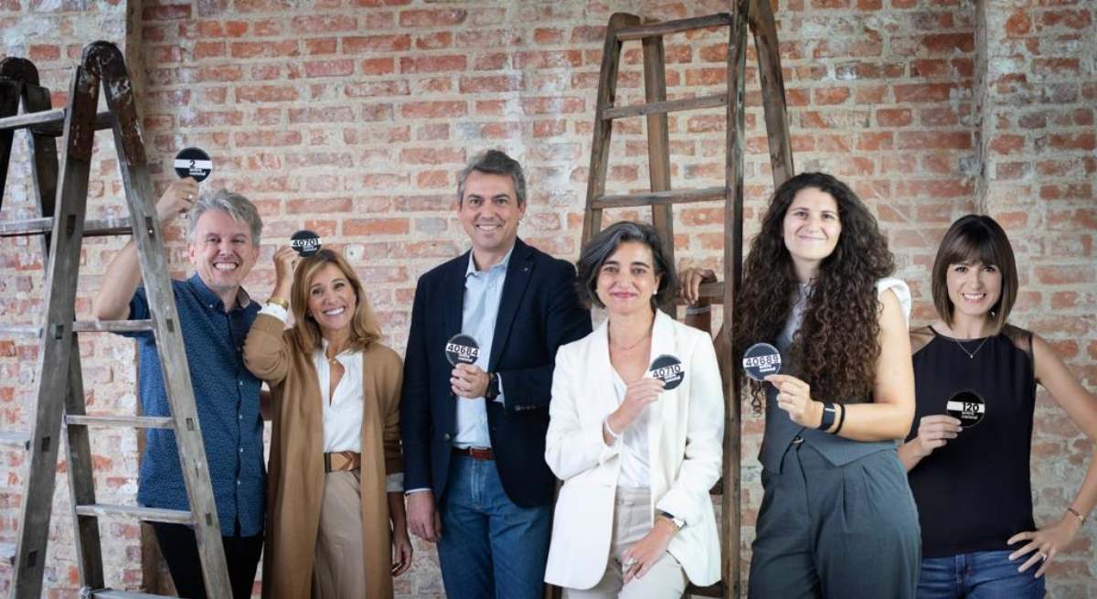 El nuevo patronato de la Fundación Unoentrecienmil.