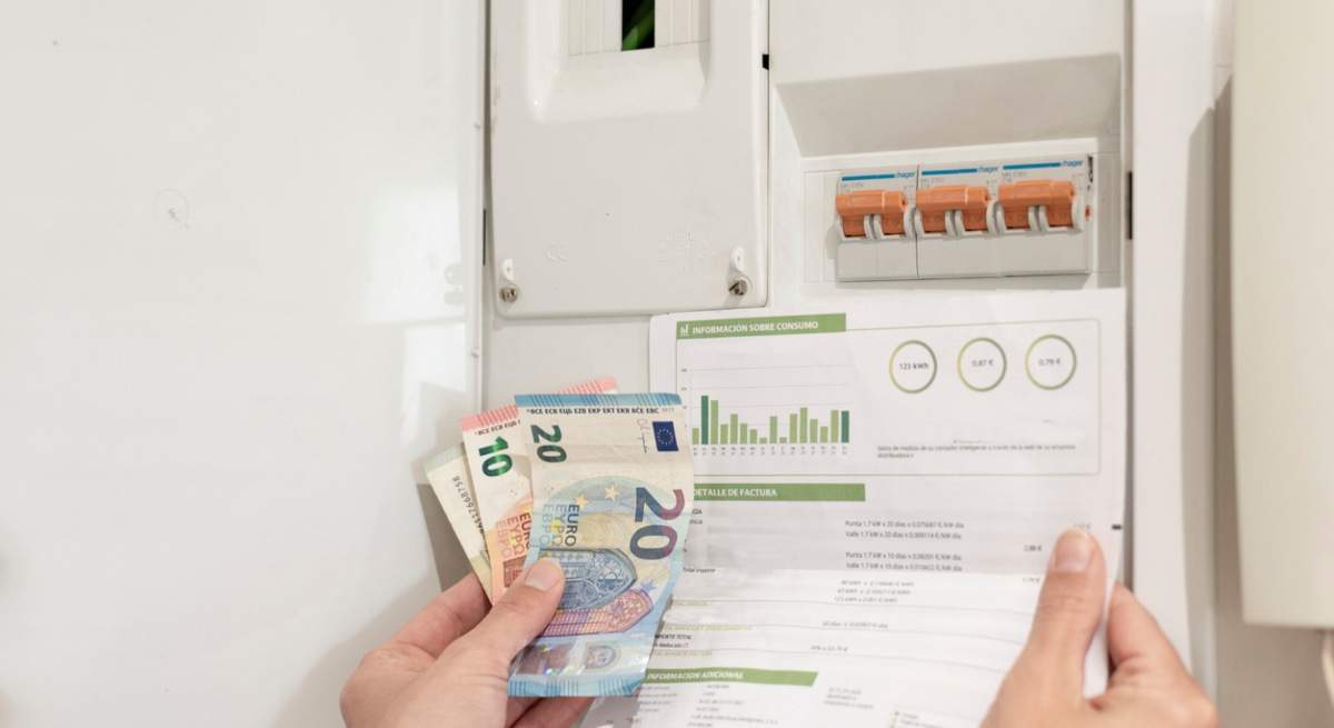 factura-luz-ayuda-bono-social-electricidad-iStock-1419070284.jpg