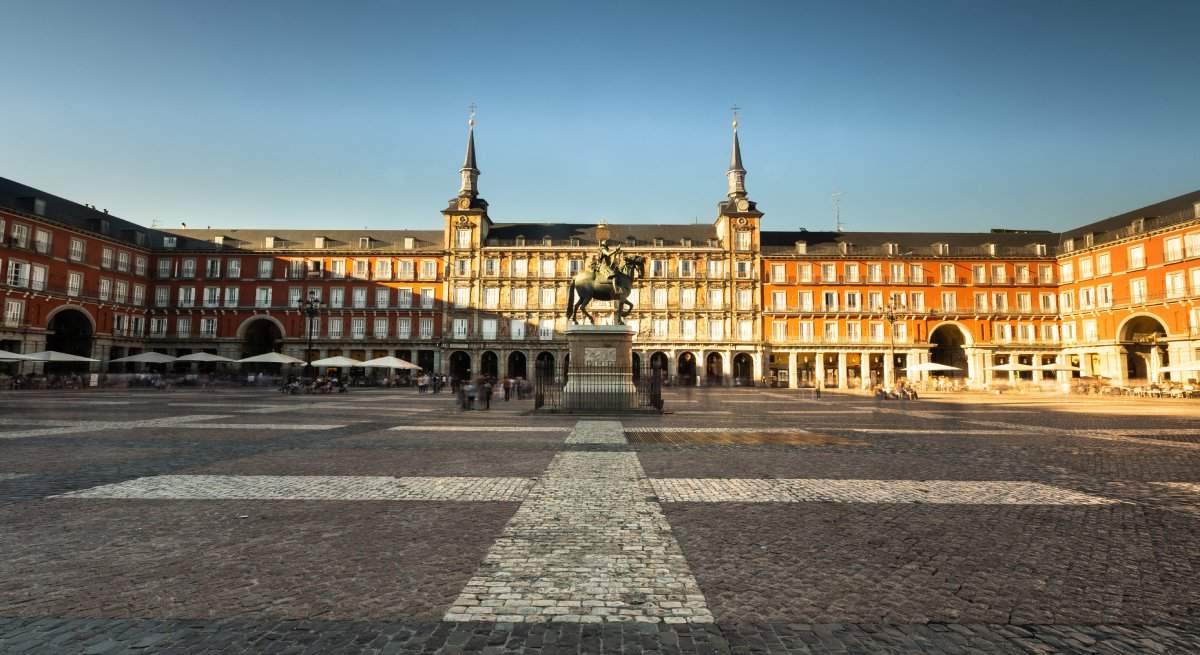 Plaza-Mayor-Madrid-Espana-1.jpg