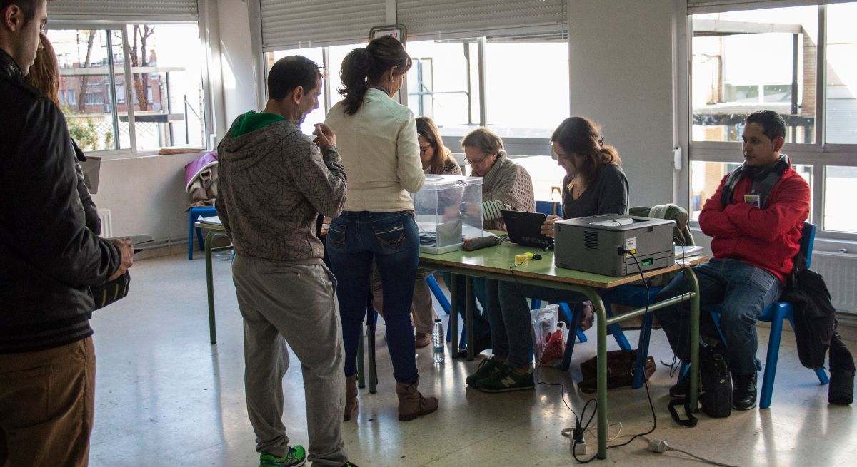 miembros-mesa-electoral-istock.jpg