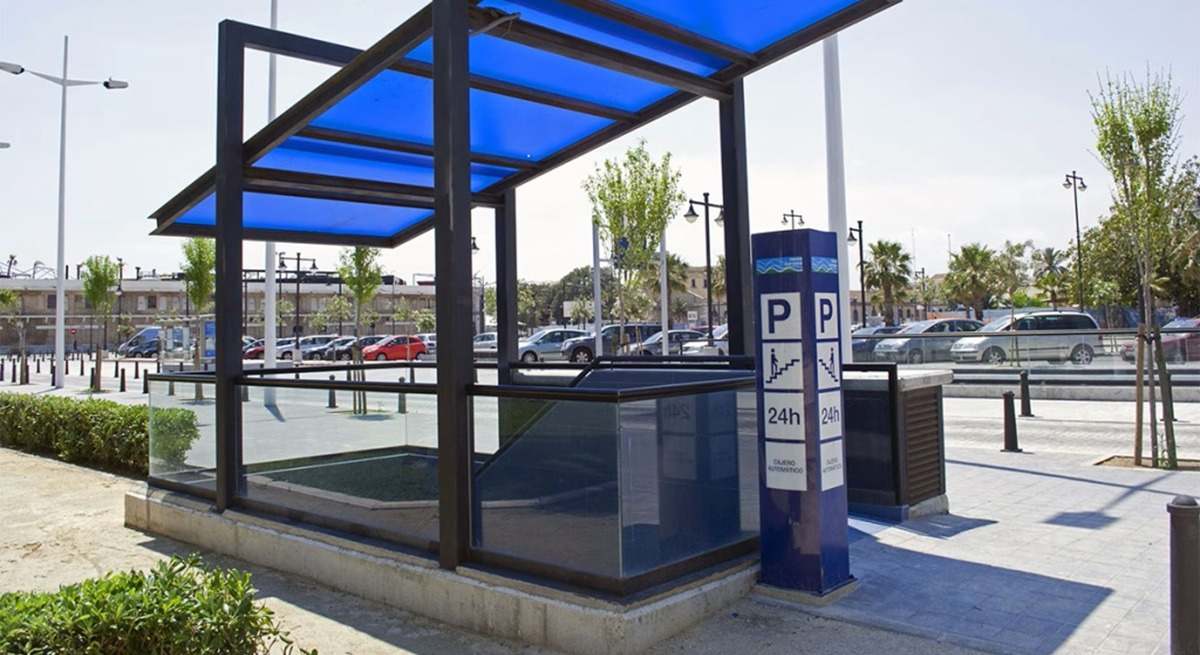 Uno de los accesos al parking de Valencia.