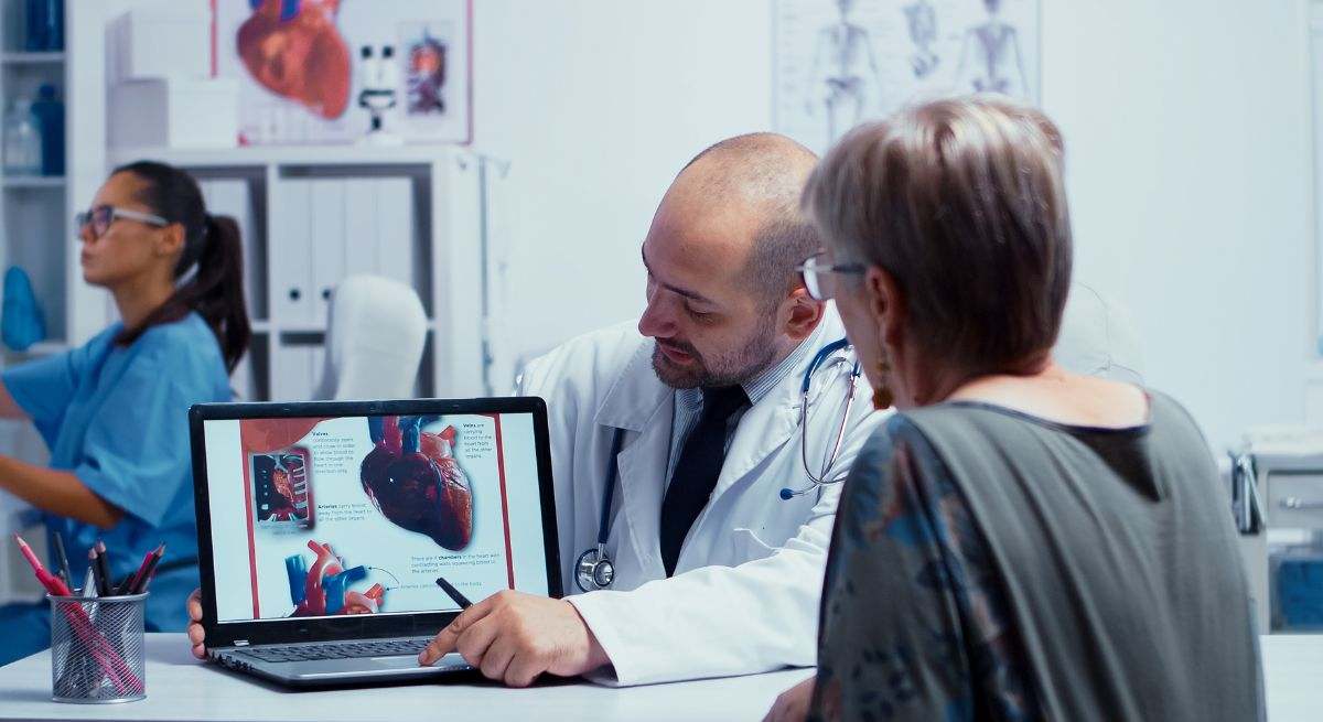 La cardiología se enfoca en el tratamiento de enfermedades que afectan al corazón