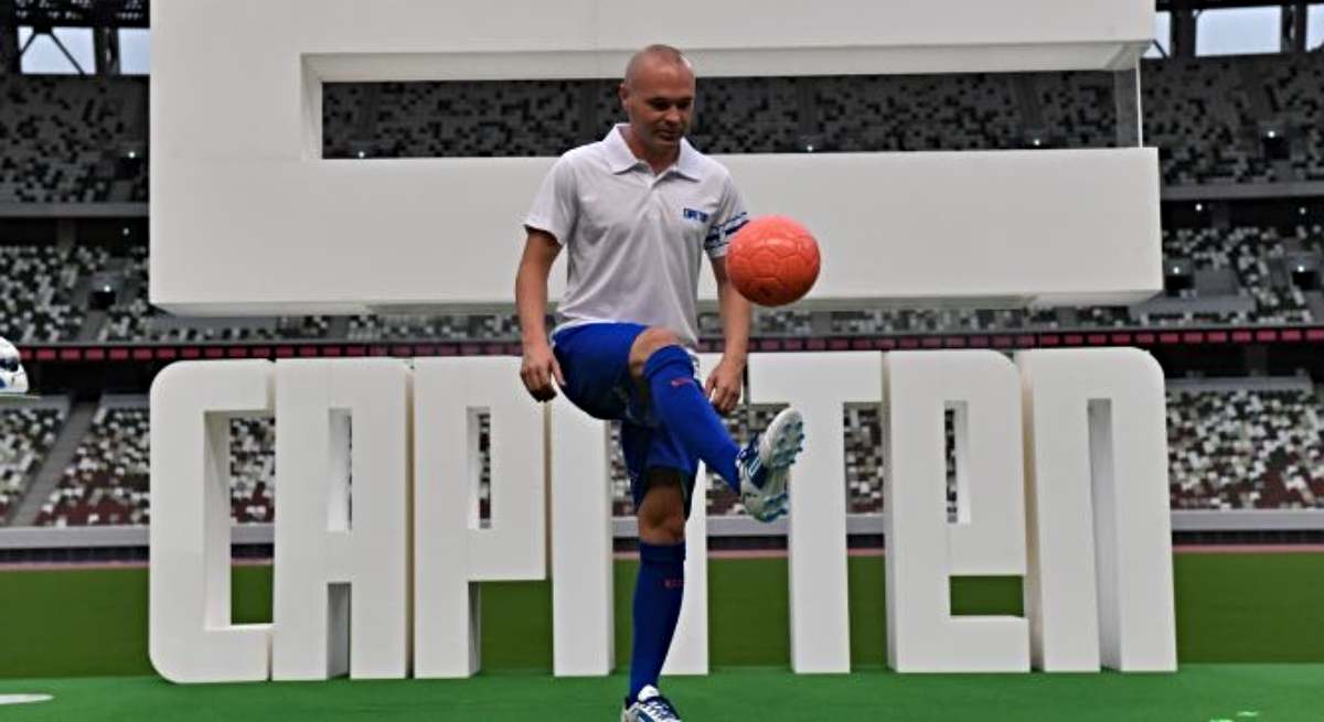 Andrés Iniesta durante la presentación de Capitten en España / Capitten