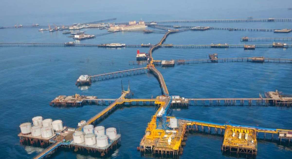 plataforma petróleo crudo materias primas Caspio