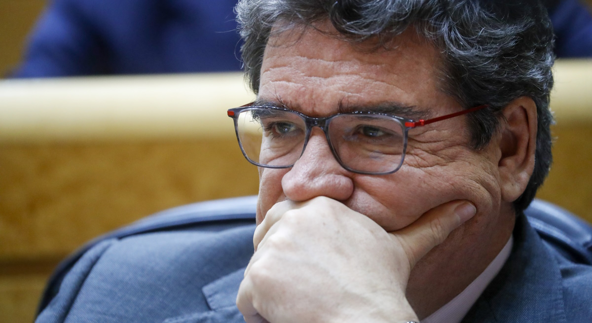 escriva-pensativo-efe.jpg
